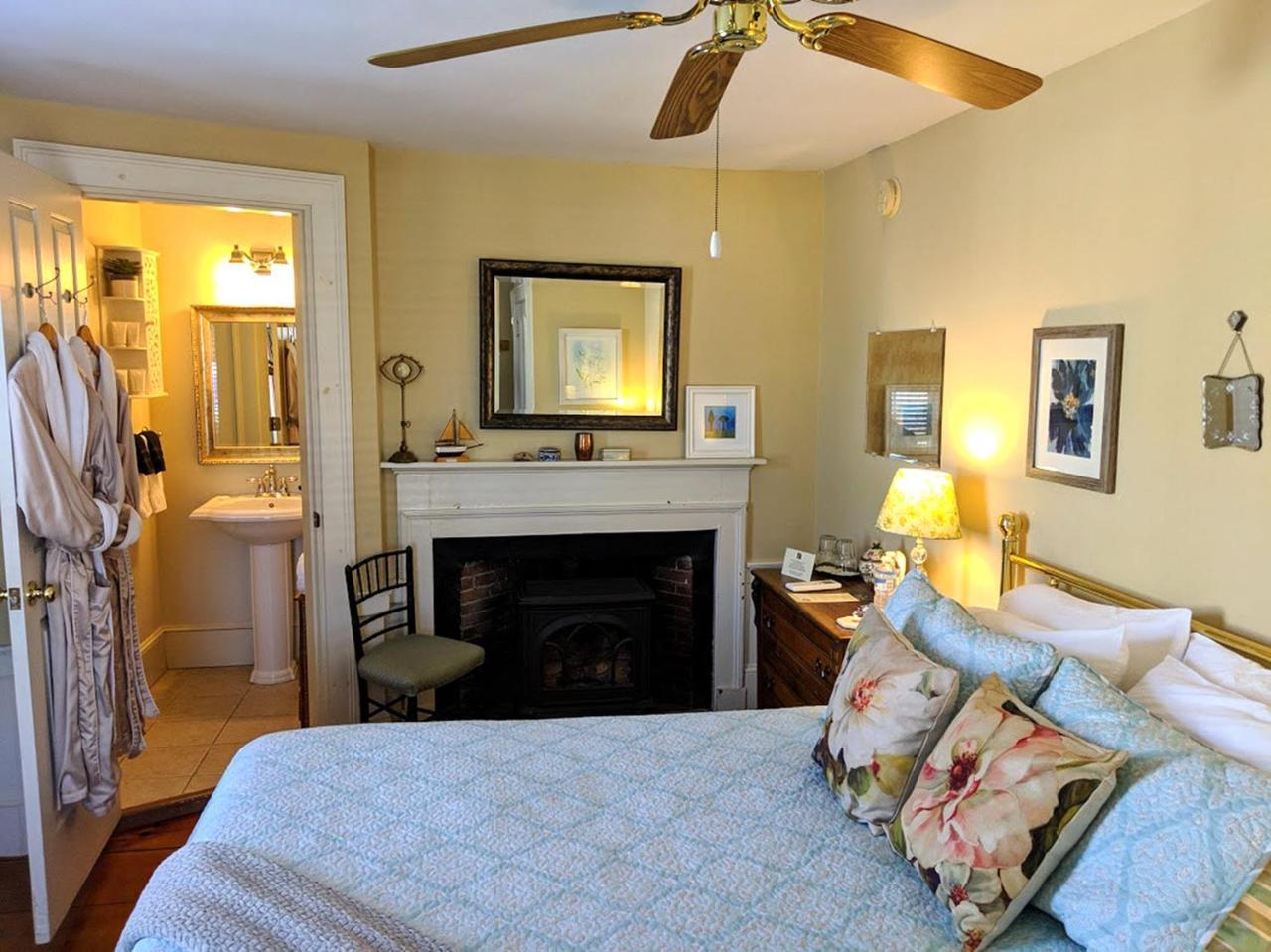 Elms Of Camden Bed & Breakfast ภายนอก รูปภาพ