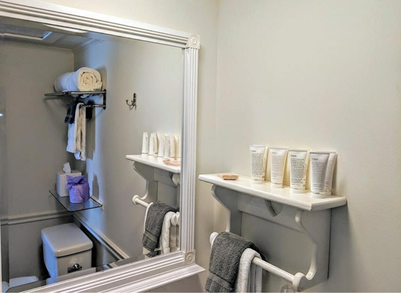 Elms Of Camden Bed & Breakfast ภายนอก รูปภาพ