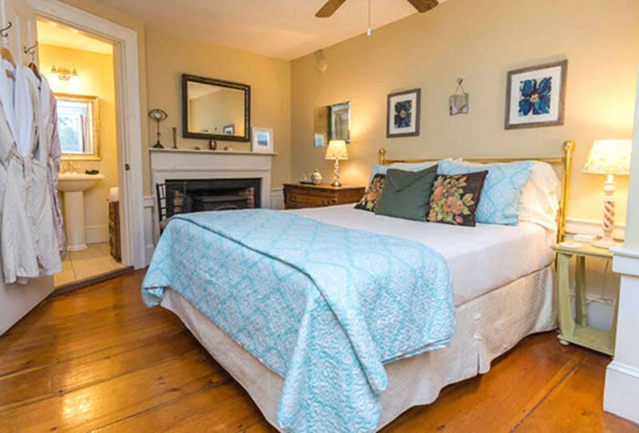 Elms Of Camden Bed & Breakfast ภายนอก รูปภาพ